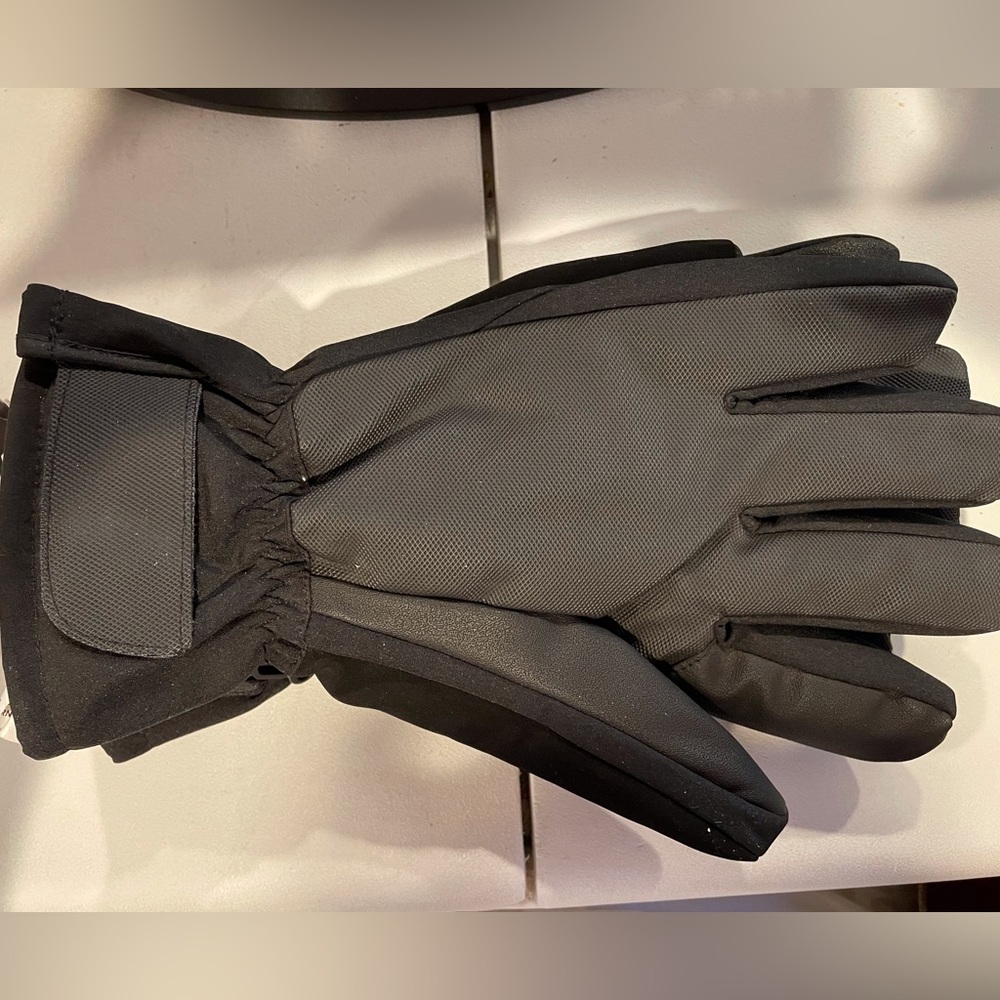 NWT Swiss Tech Performance Gear Softshell Ski Gloves Rich Black - Size: L/XL
